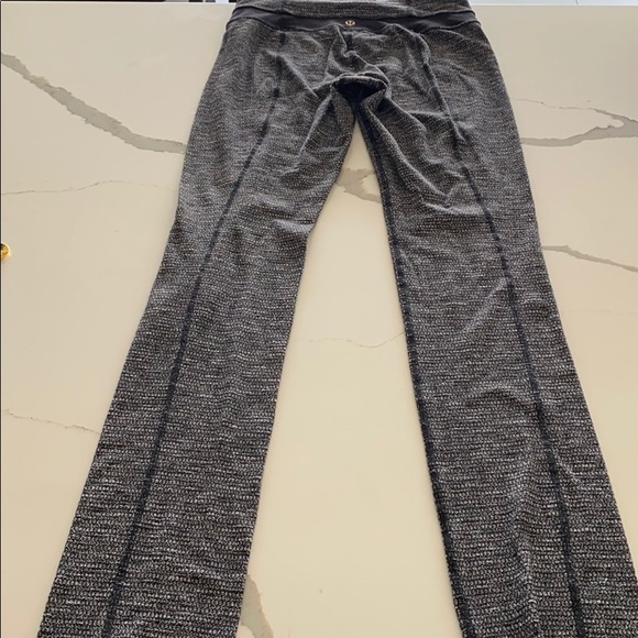 Lululemon bootcut pant size 6 - Picture 2 of 5